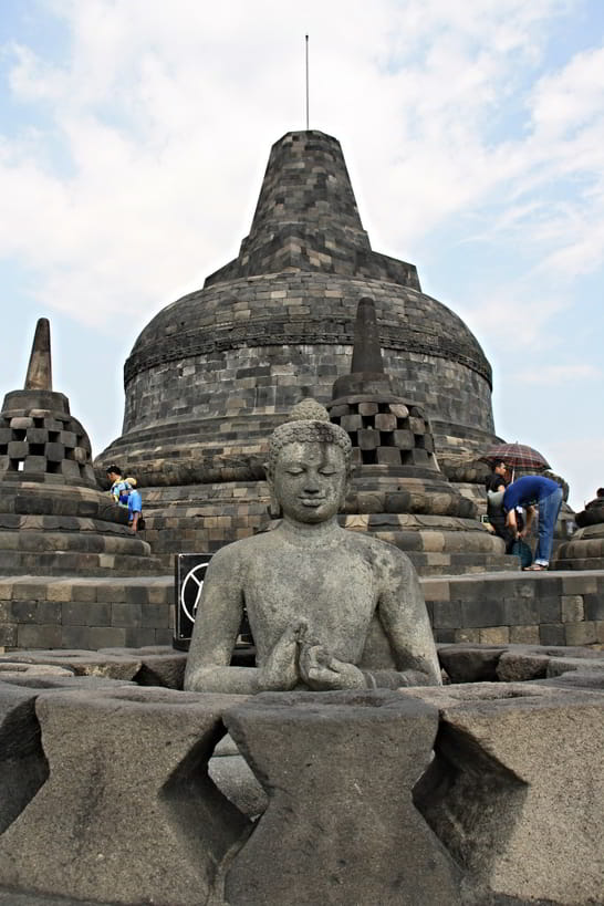 Patung di Candi Borobudur